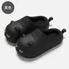Lindas pantuflas de algodón impermeables con temática de gatitos para mujer, adecuadas para usar en interiores y exteriores en otoño e invierno, cálidas, con suelas gruesas de EVA, antideslizantes y con diseño de punta cerrada. Disponible al por mayor