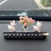 Placa de estacionamento temporária para carro, um carro com flor de veado, telefone digital, carro em movimento, exibição de carro em movimento, placa de carro, enfeites de carro