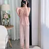 Novedad Otoño e Invierno Bata de Noche de Encaje Dorado de Terciopelo con Tanga y Almohadilla en el Pecho Traje de Dos Piezas Bata de Pura Pasión Lujo para Mujer