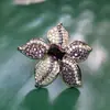 Broche de Estrella de Mar de Lujo Ligero, Corsage Exquisito de Diamantes para Mujer de Gama Alta, Pin de Diseño de Nicho, Nuevos Accesorios para Traje
