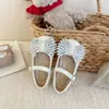 Zapatos de piel con pedrería de nuevo estilo para niñas, perfectos para actuaciones; zapatos negros pequeños, zapatos Mary Jane de princesa, bailarinas para niños con suelas blandas