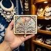 Imán de Refrigerador Cultural y Creativo de la Aldea Miao Qianhu de Guizhou, Corona Miao, Imán de Refrigerador Teñido con Índigo para Tocados Miao, Refrigerador con Bordado Miao