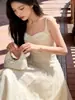 Vestido Midi Malha Lantejoulas Gola V Alças Finas Estrutura de Barbatanas Cintura Modeladora Emagrecimento Barra Larga Estilo Feérico 8019