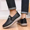Zapatos de Tela de Algodón Cálidos de Felpa para Hombre Invierno Tela Vieja de Pekín Zapatos de un Paso Fáciles de Poner para Hombre Zapatos de Papá de Mediana Edad Suela Suave Superficie de Cuero Zapatos de Algodón