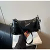 Bolsa Personalizada de Design Nicho Estilo Casual Europeu e Americano para Mulheres, Nova Bolsa de Ombro Pequena Quadrada para Outono 2025