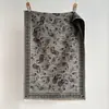 Lenço Paisley Flor de Castanha Vintage, Luxuoso e Sofisticado, Versátil para Outono e Inverno, Xale Elegante para Ambientes com Ar Condicionado