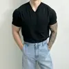Verano Nuevo Retro Americano Hombres Fitness Manga Corta Deportiva Manga Corta Tejido Tendencia Marca Holgado Color Sólido Cuello en V Camiseta Tejida