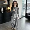 Conjunto elegante y de alta calidad para niñas, estilo coreano, perfecto para el otoño de 2026, nuevo cárdigan suéter para niños