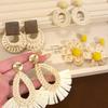 Pendientes de tela vintage con pequeñas flores tejidas para mujer, estilo playero, elegantes, estilo bohemio, con nicho.