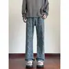 Jeans de hombre retro americano de moda con jacquard de letras y dobladillo curvo, pantalones casuales de pierna recta ligeramente acampanados de la alta calle
