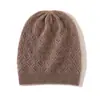 Cachemira 2026 Otoño/Invierno Nuevo Estilo para Mujer de Gama Alta Color Sólido Tejido de Punto Trenzado Engrosado Cálido Moda Gorro de Punto Casual