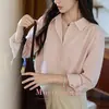 Camisa rosa de linho Tencel Moriiroe para mulheres, coleção de outono, com gola de lapela, frente abotoada e design de ombros caídos, oferecendo um visual versátil e estiloso para o trabalho ou uso casual