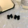 Pendientes Pequeños de Estilo Francés y Fragante, Pendientes Elegantes y de Alta Gama con Lazo para Mujer, Pendientes de Diseño de Nicho Novedosos y Modernos 2024