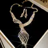 Conjunto de Brincos Quadrados Cravejados de Diamante e Colar de Duas Peças, Fashion, Leve, Colar Luxuoso e de Alta Qualidade, Conjunto de Joias Elegante e Versátil