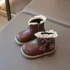 2025 Nuevos Zapatos de Terciopelo Cálidos de Invierno para Niñas Estilo Coreano Suela Suave Antideslizantes de Encaje Moda para Bebé Niña Estilo de Moda