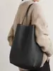 Bolso Cubo de Cuero Therow con Textura, Bolso de Hombro Minimalista de Piel de Vaca con Forma de Cubo de Gran Capacidad, Bolso de Mano de Alta Gama