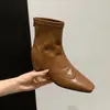 Temporada do Primeiro Encontro: Botas de Cano Curto Quadradas Esculpidas Retro com Aumento de Altura de 5cm para Mulheres, Novas Botas Skinny Versáteis Emagrecedoras para Outono/Inverno