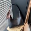 Bufanda de Seda Nueva Otoño 2026 Diseño de Nicho Moderna Elegante Versátil Simple Casual Bolso de Hombro para Mujer