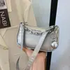 Moda Cor Sólida Bordado de Corrente 2024 Nova Elegante Decoração de Bola Estilo Ocidental Crossbody Portátil Bolsa de Ombro para Mulheres