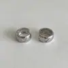 Pendientes de Aro Lisos con Aguja de Plata 925 con Patrón de Diamante para Mujer, Lujo Ligero, Estilo Resort de Alta Gama, Pendientes Minimalistas Exquisitos y Únicos