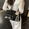 Bolsa de Ombro Simples Transfronteiriça para Uso Diário Feminina 2026 Nova Moda Estilo Coreano Nicho Bolsa de Axila Bolsa Tote de Grande Capacidade