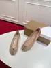 Zapatos Planos de Charol Rojo Estilo Niche con Punta Dividida Articulación Tabi Pezuña de Cerdo Pedrería Zapatos Planos sin Cordones Zapatos de Ballet