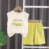 Roupas de Verão para Meninos e Meninas Terno Infantil Novo Estilo Tamanhos Pequenos e Médios Moda Infantil para Crianças Colete Estéreo de Dinossauro para Crianças Terno de Duas Peças
