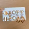 Brincos Redondos de Pérola com Diamantes e Tachas Prateadas, Luxo Leve, Moda de Alta Qualidade, Design Estiloso e Único, Joias de Orelha Exclusivas de Nicho