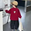 Conjunto de sudadera para niño, nuevo estilo otoño 2026, suéter elegante de manga larga para niños, pantalones casuales a cuadros para primavera y otoño para niños pequeños