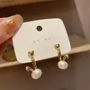 Brincos Pequenos Estilo Chanel com Pino de Prata 925 Leve Luxo Brincos de Pérola de Alta Qualidade Meio Antigo Novo Europeu e Americano Brincos Elegantes Atacado
