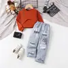 Conjunto de Tres Piezas para Niños y Niños de Edad Media: Sudadera de Manga Larga Otoñal de Nuevo Estilo Europeo y Americano más Camisola y Pantalones