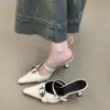 Sapatos de salto alto de nicho estilo francês Chuyuji para mulheres, novo modelo 2026, combinados com saias, estilo fada gentil, mules fechados com fivela