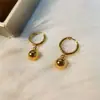 Brincos de argola com contas redondas de aço titânio que não desbotam design de nicho alto temperamento retrô brincos únicos joias femininas