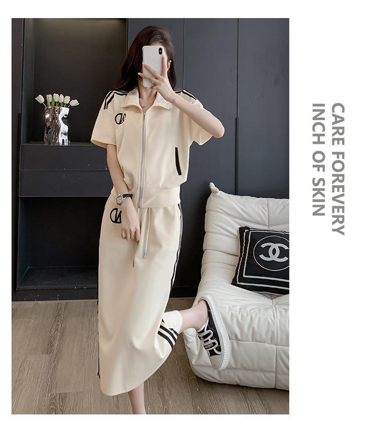 跨境淘货源分销2023秋季裙子新款街头潮流减龄小个子爆款欧货网红款运动套装休闲运动气质休闲时尚流行新款秋装秋装女装时尚套装套装女装秋季套装女套装女女士运动服女装两件套套装卫衣套装休闲套装秋季套装女装时尚套装盐系休闲套装女装2023百搭设计感小众洋气欧货阿里国际站跨境采购Cross-border, online source, distribution, 2023 autumn skirt, new style, street, trend, age reduction, small, explosive, European goods, network red, sportswear, leisure sports, temperament leisure, fashion popular, new autumn wear, autumn women's wear, fashion suit, women's suit, women's suit, women's sportswear, women's two-piece, hoodie suit, leisure suit, Autumn suit, women's fashion suit, salt department, women's 2023, everything, design sense, niche, foreign style, Ali International Station, cross-border procurement