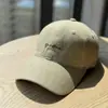 Boné de beisebol macio com aba curva, estilo americano, desgastado, lavado e desbotado, emagrecedor e rejuvenescedor, moderno, bordado, versátil, para mulheres no outono e inverno