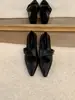 Primeiro Encontro Temporada Sapatos Mary Jane Pequenos de Couro Bico Fino Salto Alto Esculpido Fivela de Couro Dourada Sapatos de Salto Único Retrô Francês Feminino