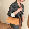 Design Americano de Nicho Luxo Leve Camurça Retrô Couro Macio Melard Couro Fosco Garota Cool Biker Bolsa de Braço Venda por Atacado