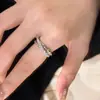 Douyin Artesanato Fino Xiaohongshu Mais Vendido Anel com Três Anéis Micro-Incustado Brilho Intenso Novo Estilo 2026 Exquisito Fashionável Leve Luxo Anel de Dedo