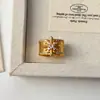 Anillo Vintage Súper Genial de Flor de Iris Cruzada de Alta Resistencia para Mujer, Diseño de Nicho, Moderno, Único, Anillo Abierto Versátil para Mujer