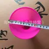 Líderes de torcida gritam e torcem grandes barracas telescópicas de três chifres vendendo brinquedos vuvuzela outlet de fábrica de bife