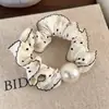 Modelo Nuevo 2025 Scrunchie de Satén Elegante Estilo Coreano para el Cabello para Mujeres, Accesorio de Moda Versátil