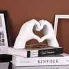 Escultura de Manos en Forma de Corazón Manos Pequeñas Adornos de Amor para Decoración de Estantería Adorno de Escritorio para el Hogar Estatua de Dedos de Amor Decoración Moderna Única Decoración de Tocador para Boda Navidad Cumpleaños Día de San Valentín