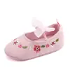 Zapatos para bebé al por mayor primavera y verano nuevos zapatos bordados para bebé zapatos para bebé zapatos para niño pequeño D0534