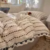 2026 Nuevo Juego de Cuatro Piezas de Algodón Waffle Suave y Amigable con la Piel con Bordado de Encaje de Rosa Jacquard, Fresco y Elegante Juego de Cama