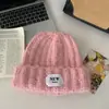 Gorro de Punto de Alta Gama Estilo Coreano con Letras para Mujer, Grueso y Cálido para Otoño e Invierno, Adelgazante y Protector de Orejas, Sombrero de Lana Moderno