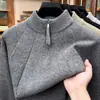 Suéter transpassado de inverno para homens, novo modelo de inverno 2026, malha grossa e quente com gola alta, casual de negócios para meia-idade