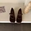 Sapatos Mary Jane retrô de sola reta para mulheres, novo modelo 2026, sapatos Mary Jane com tira de porco dividida para afinar