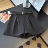 Shorts de lã cinza para mulheres, novo modelo 2026, adequado para usar com botas no inverno, cintura alta, estiloso, modelador, shorts largos tipo A para botas