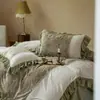 Juego de Sábanas y Faldón de Cama Grueso de Terciopelo de Leche Estilo Retro Francés Otoño e Invierno con Encaje Plisado Romántico y Ropa de Cama Cálida
