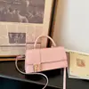 Bolsa Feminina Textura Tendência Estilo Coreano Nova Chegada 2026 Nova Moda Verão Popular Retro Ombro Único Fivela de Cadeado Transversal Pequena Quadrada